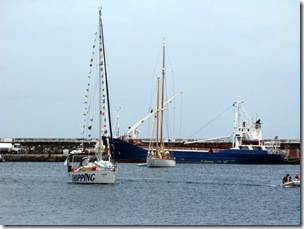 20110614 17'37 la llegada del SHIPPING