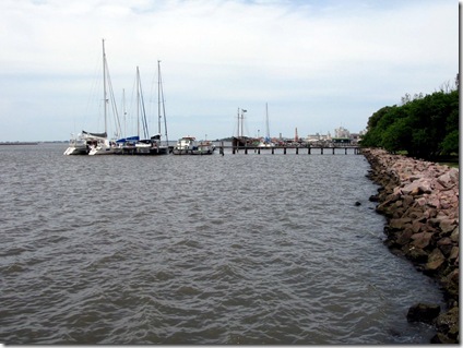 20130302 17'49 trimarán en Rio Grande