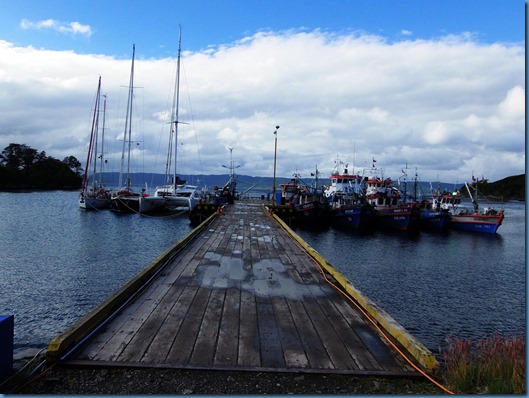 09 atracados y abarloados en Puerto Toro (2)