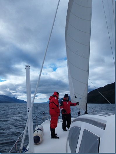 20140405 17'21 Navegación por el Canal Beagle (3)