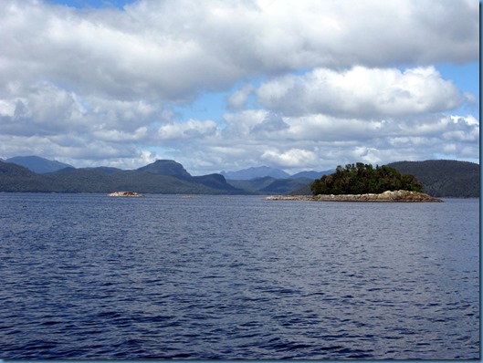 20150215 17'41 Islas del Medio y su lobera (2)
